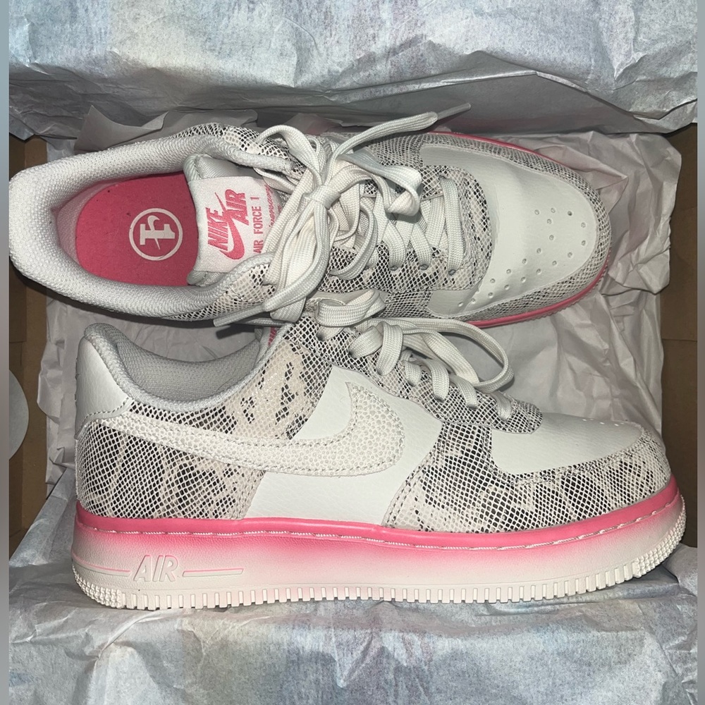 Women’s size 7.0 Nike Air Force 1 ‘07 LX: Phantom/Sail/Pink/Nebula/Sail